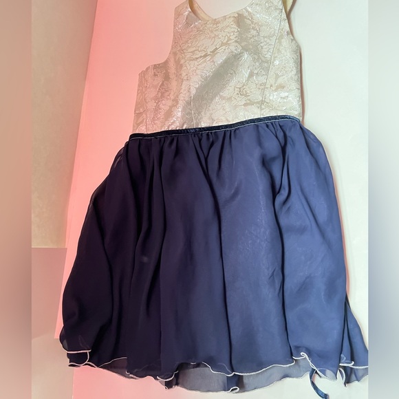 Formal Flowy Dress - Picture 4 of 8